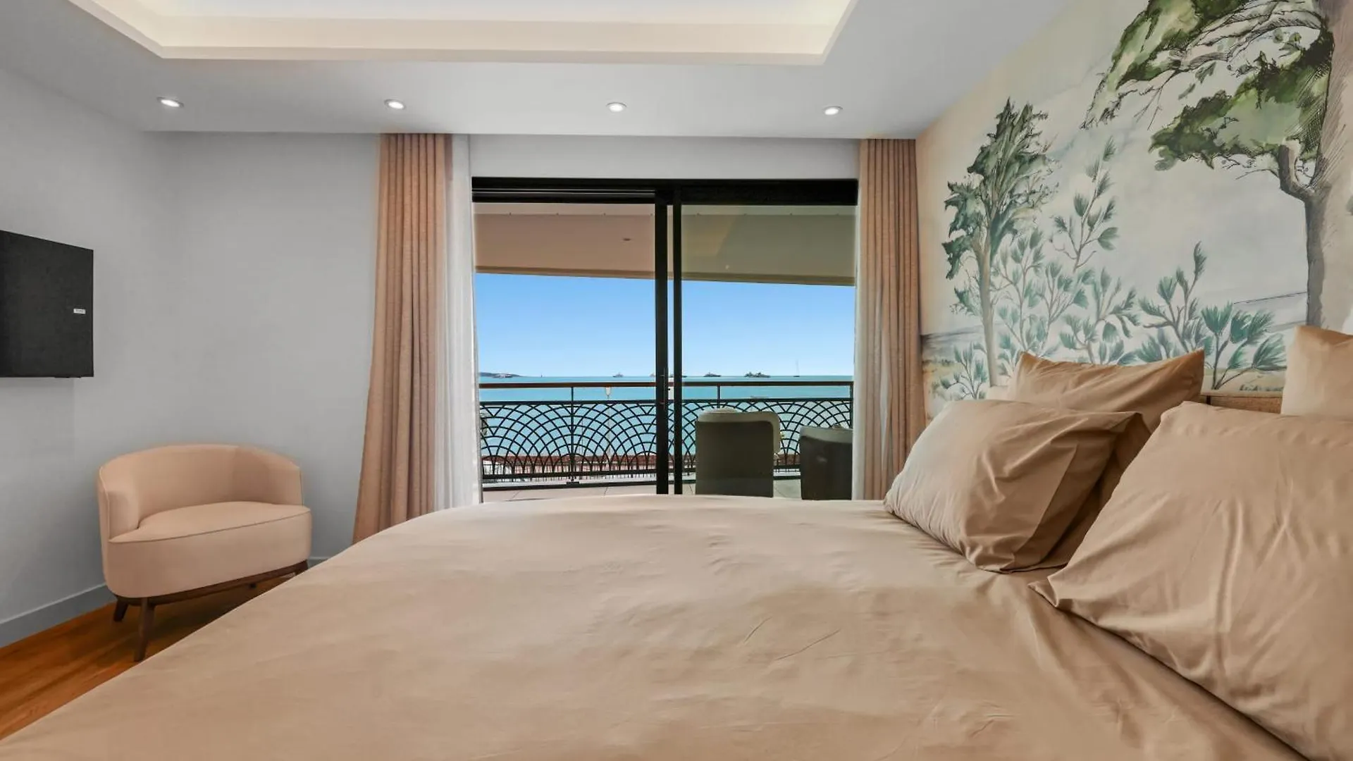 Ref 1998 - Cannes - Sea View Apartment For Rent フランス